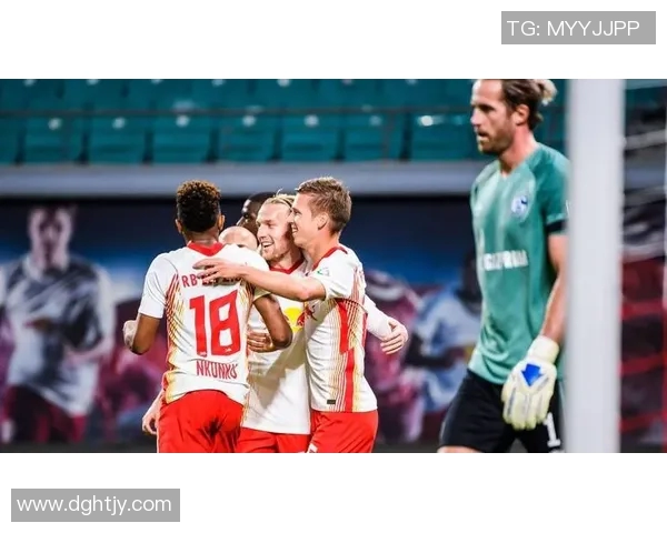 足球柏林与沙克04激战正酣谁能在德甲赛场上笑到最后 足球柏林与沙克04激战正酣谁能在德甲赛场上笑到最后