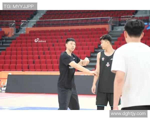 一方队迎战山东队全力争胜力争在主场取得关键三分 一方队迎战山东队全力争胜力争在主场取得关键三分