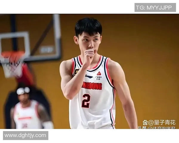 上海男篮与四川男篮激战正酣谁将赢得这场篮球巅峰对决 上海男篮与四川男篮激战正酣谁将赢得这场篮球巅峰对决