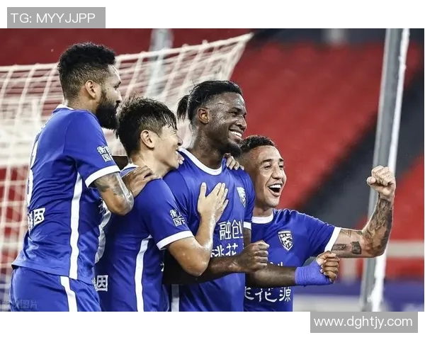 亚眠与摩纳哥激战正酣赛果揭晓引发球迷热议 亚眠与摩纳哥激战正酣赛果揭晓引发球迷热议