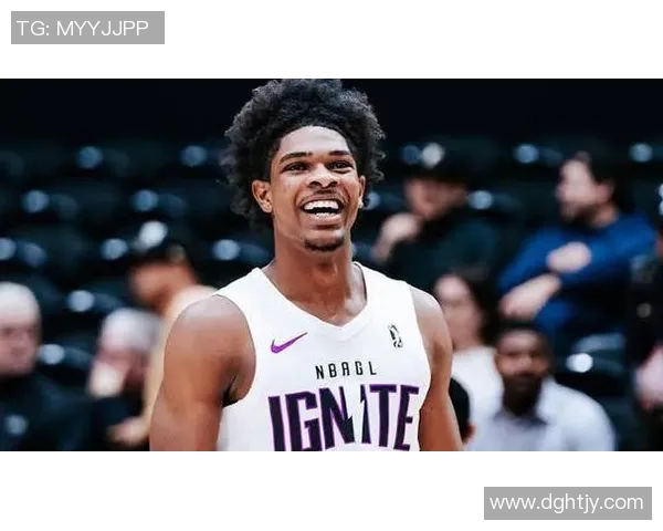 斯库特亨德森：未来篮球之星的崛起与挑战探讨