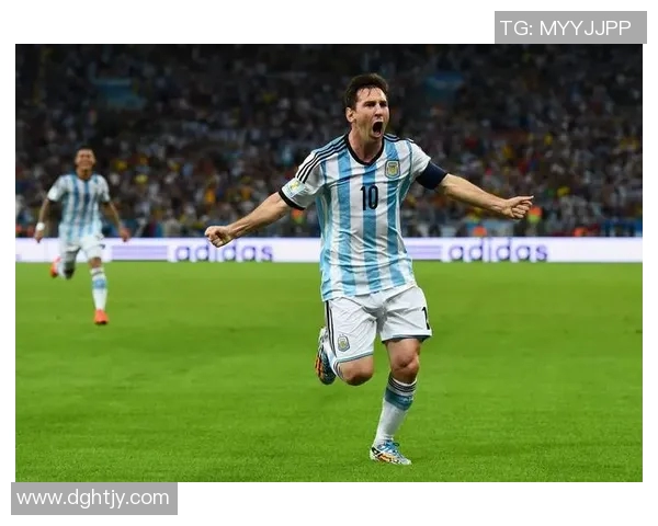 梅西在足球历史上的传奇地位与影响力探讨 梅西在足球历史上的传奇地位与影响力探讨